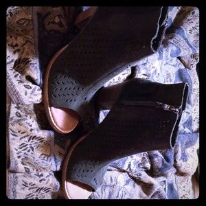 TOMS GREY SUEDE BOOTIES STACKED HEEL OPEN TOE